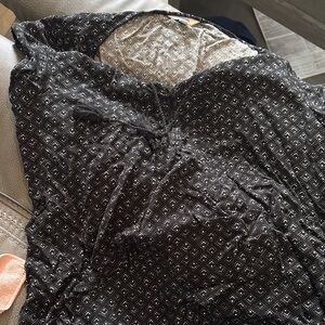 Sonoma Black and White Geometric Top